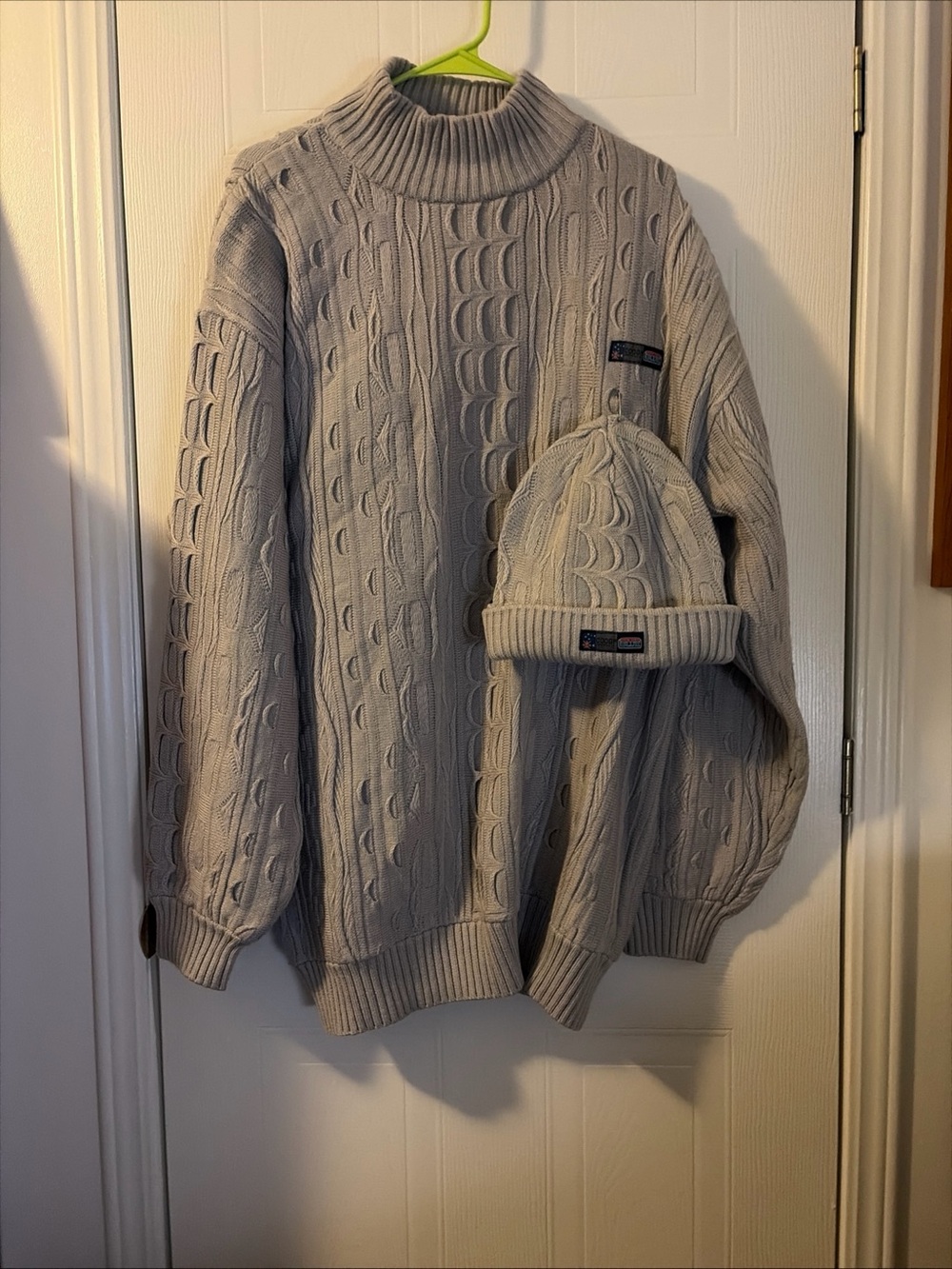 COOGI Sweater XL Gray With Matching Hat 90’s Vintage excellent Condition